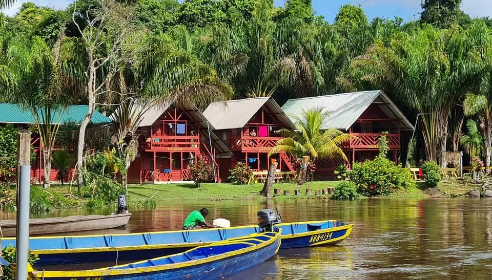 Menimi Eco Resort in Sipaliwini
