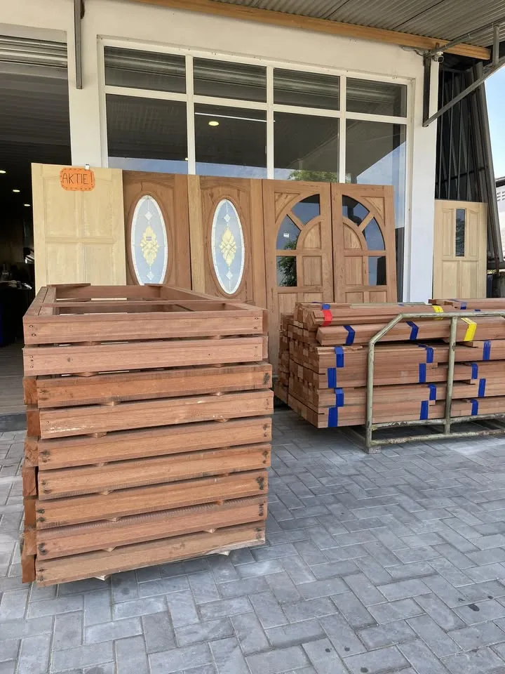 Hammer & Nail Trading in Paramaribo