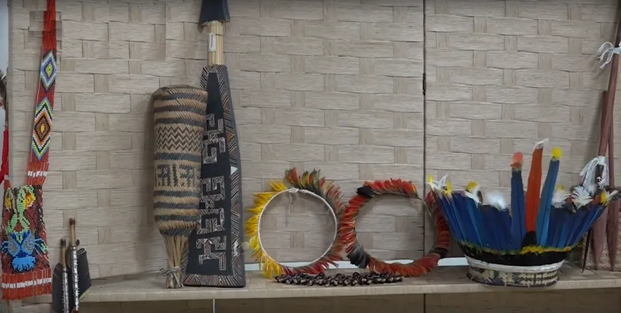 Maroon Art & Craft